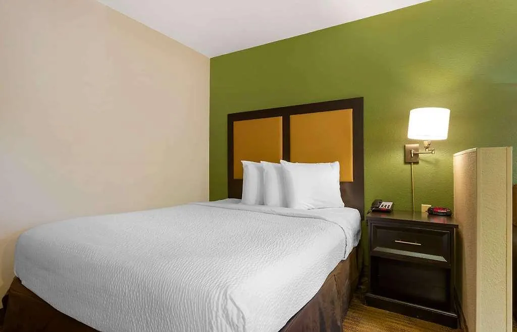 Extended Stay America Select Suites - Phoenix - Airport - E Oak St