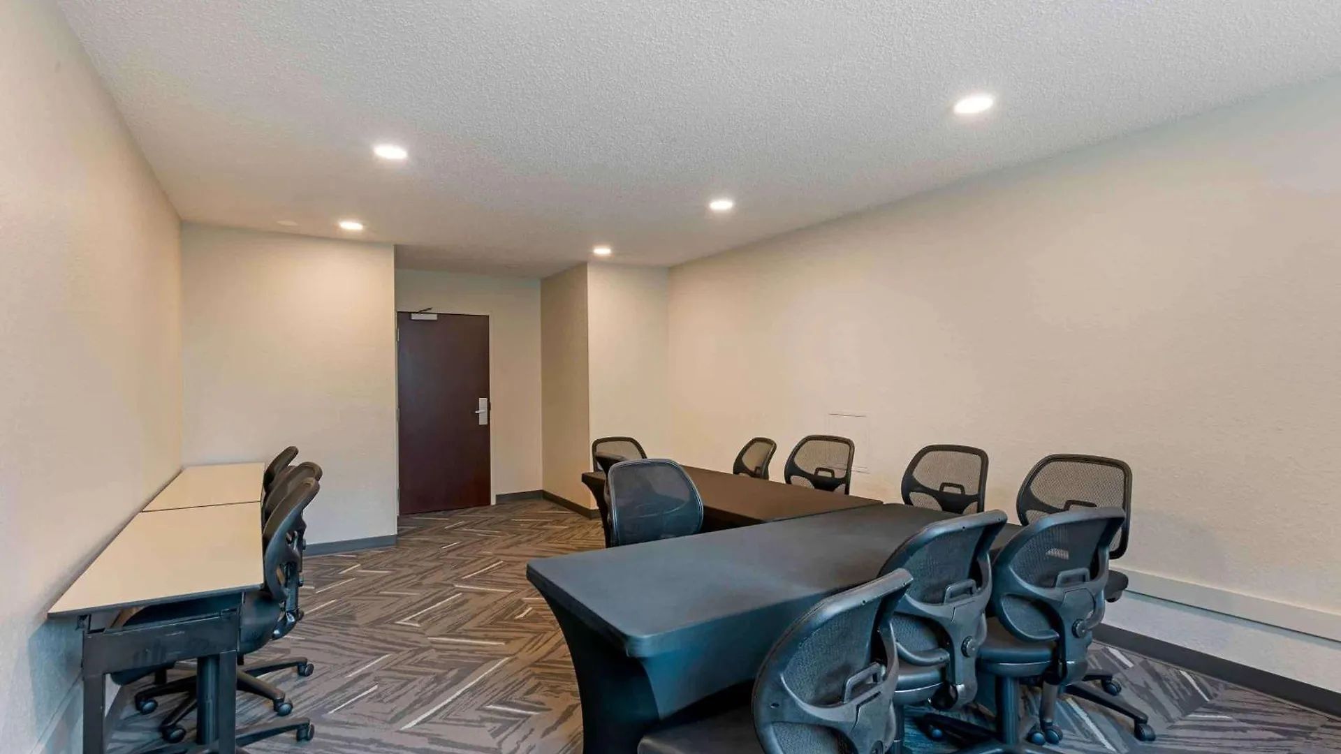 Extended Stay America Select Suites - Phoenix - Airport - E Oak St 2*,  United States