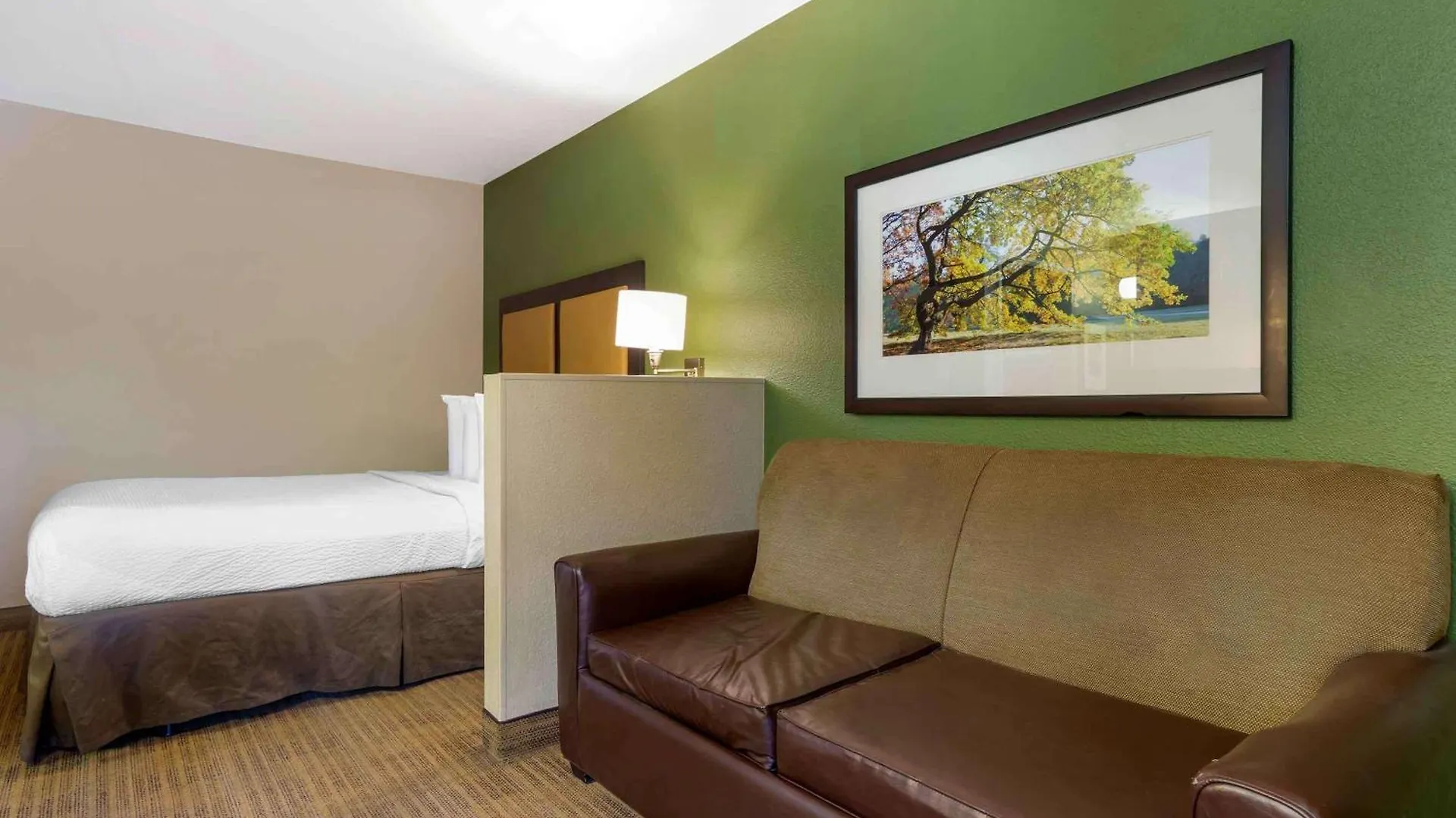 Extended Stay America Select Suites - Phoenix - Airport - E Oak St